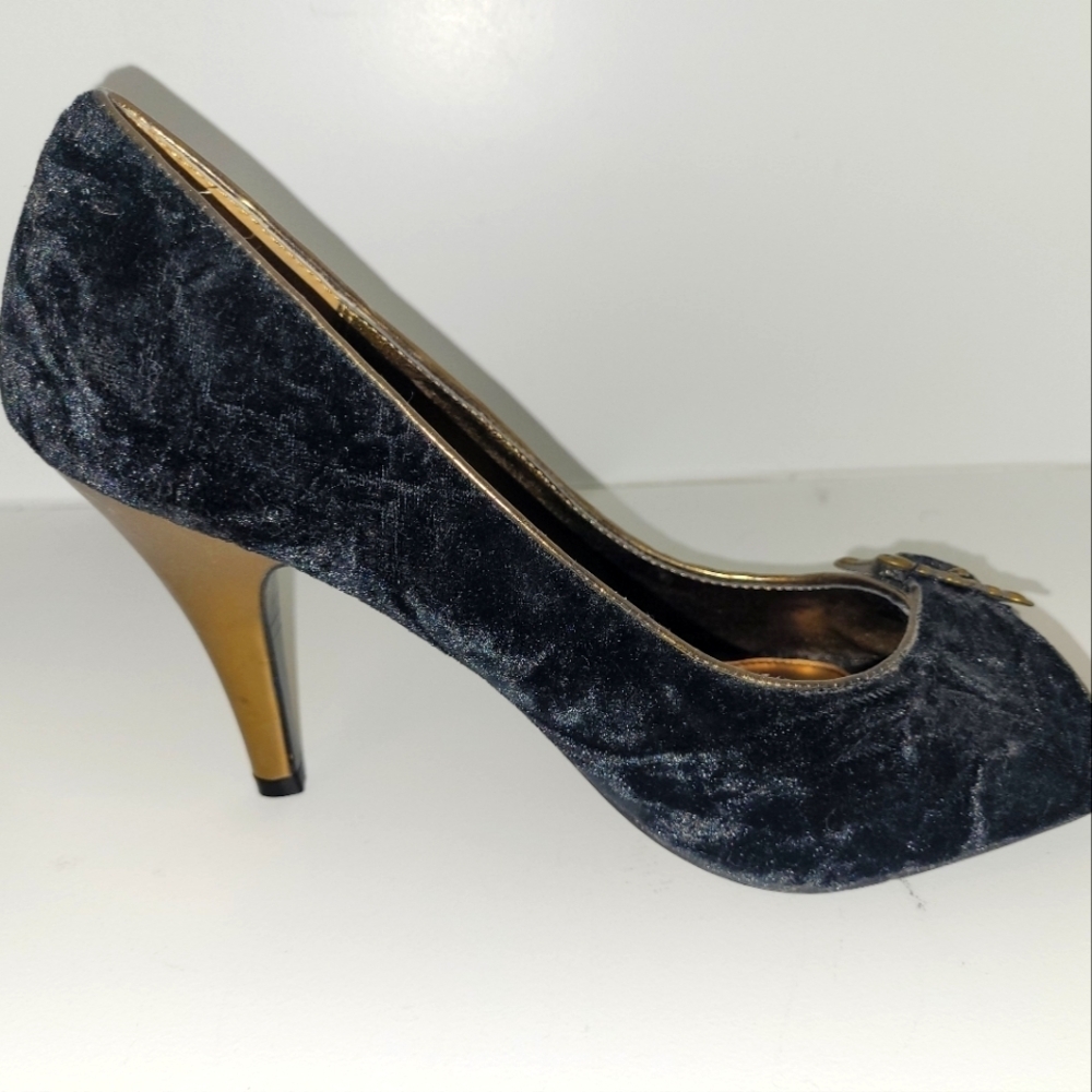 Chinese laundry size 9m heels